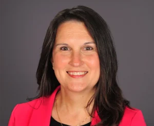 Headshot of Michelle Peters.